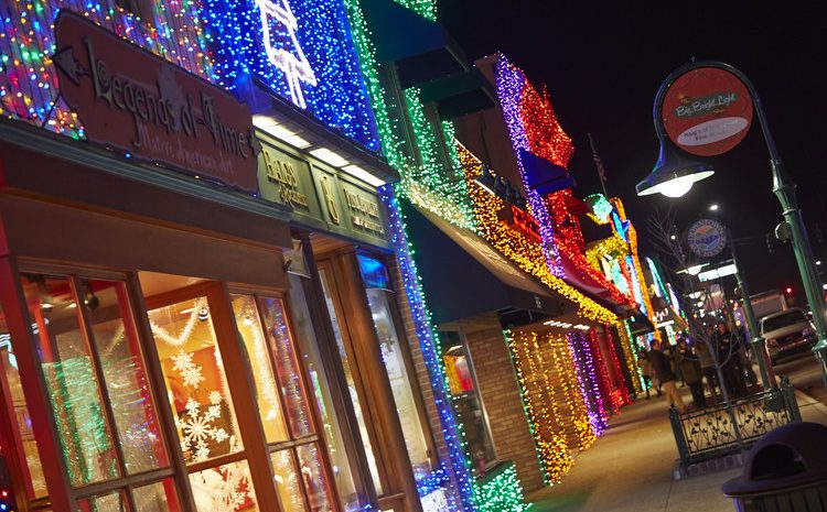 10 Commercial Christmas Lights Ideas for Your Small Business